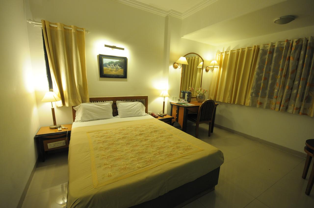 Hotel Grape City Nashik Exterior foto